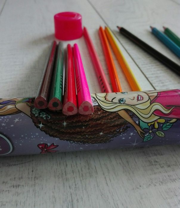 Kredki nowe Disney barbie 4opakowania