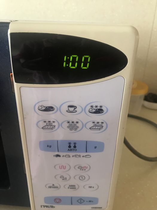 мікрохвильова піч +гриль Samsung