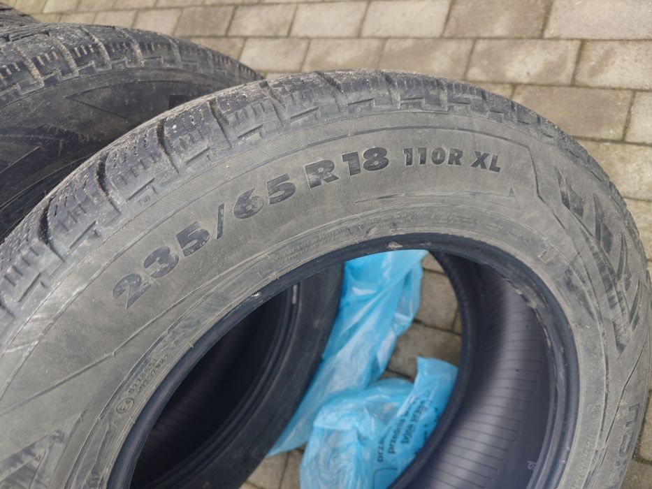Зимова гума 235 65 18