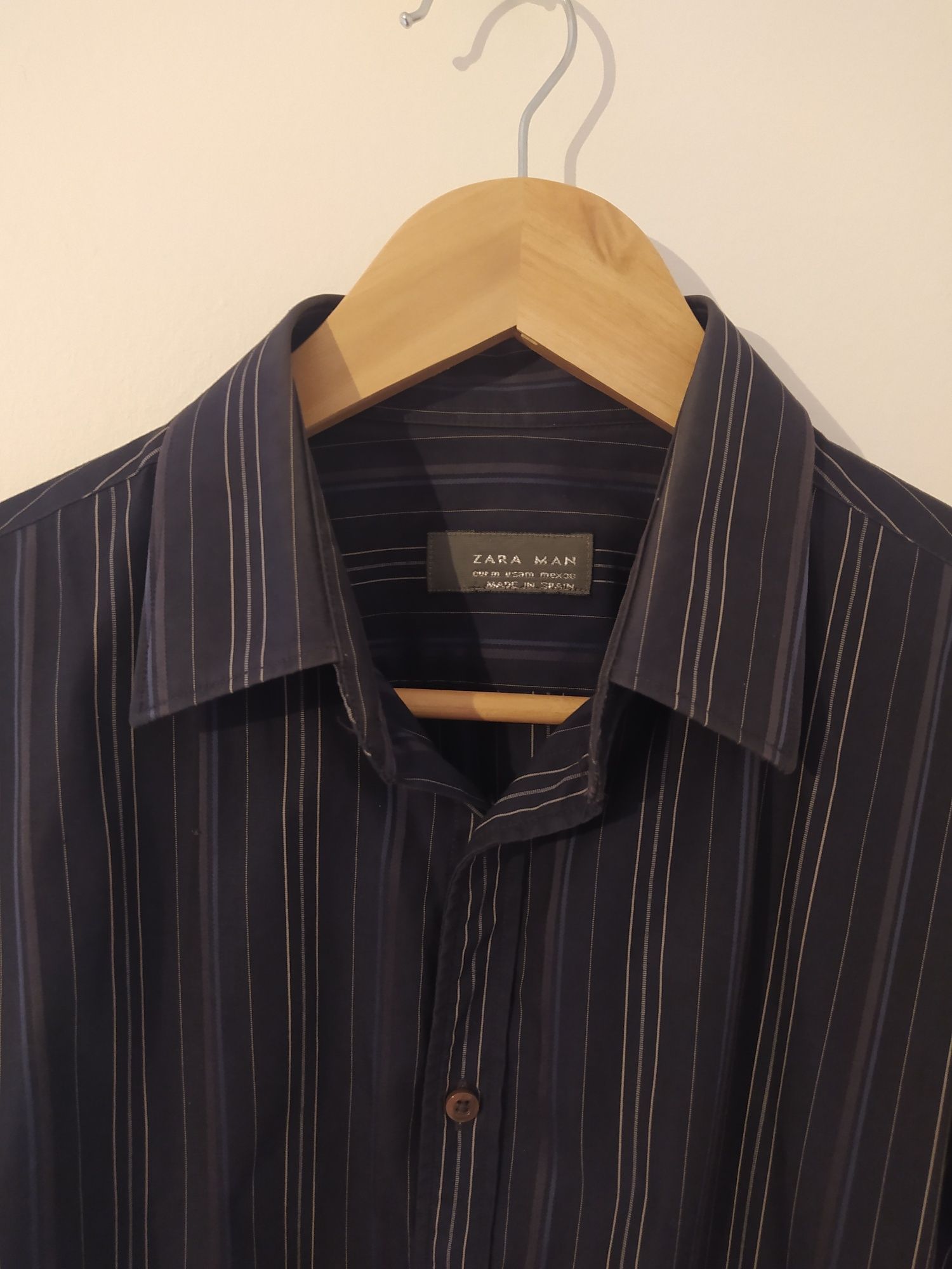 Camisa Zara tamanho M (40) slim fit