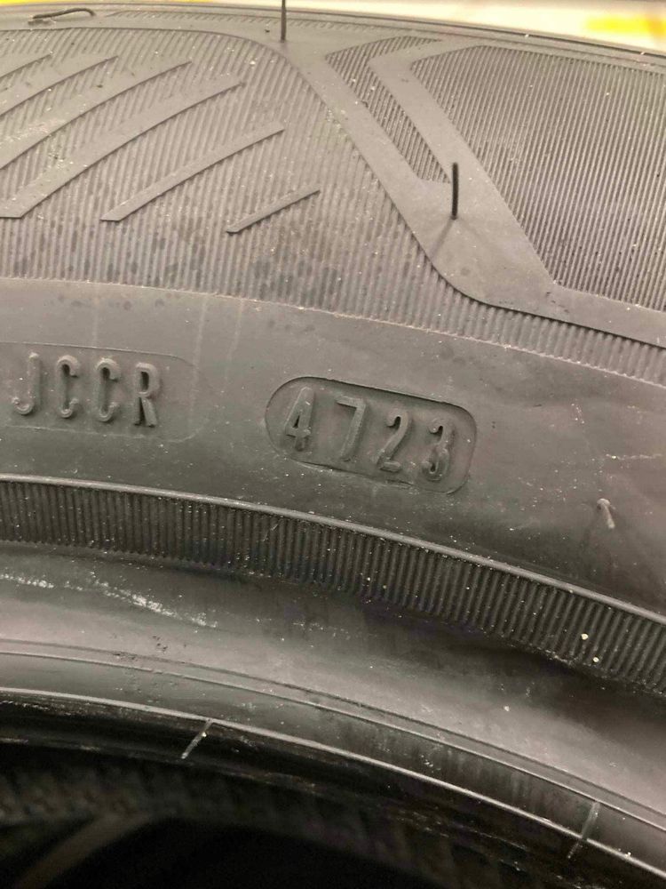 Goodyear 4x 215/60 R17 96 H