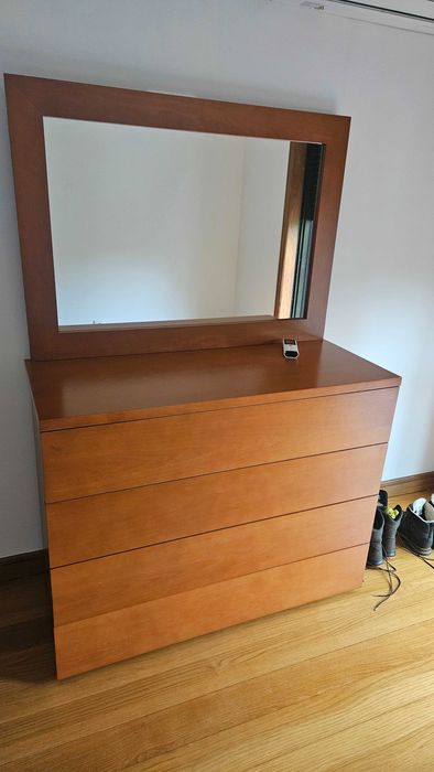 Cómoda castanha claro