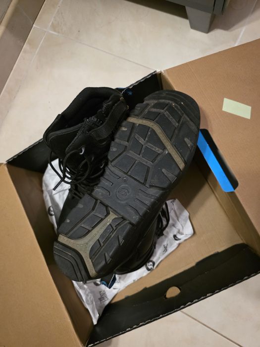 Czarne buty robocze zimowe