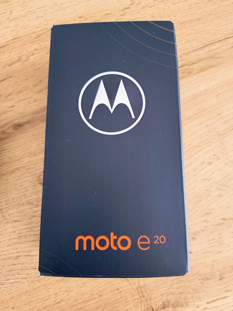 Tel Motorola e20