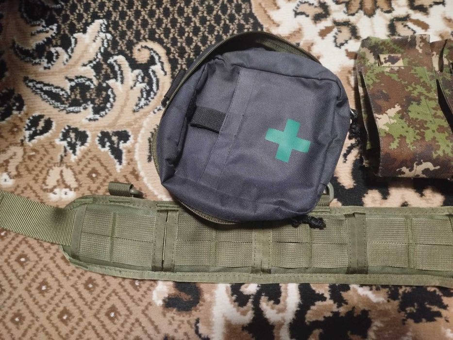 Розгрузочний ремінь з трьома підсумками