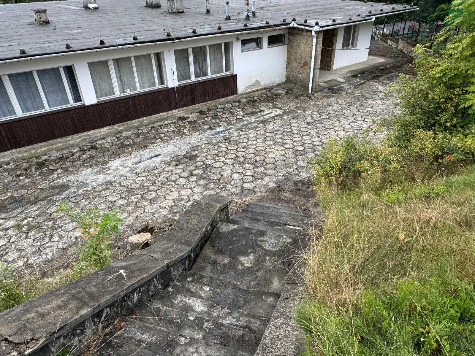 pensjonat obiekt wypoczynkowy w Czchowie 500 m2 22 ary