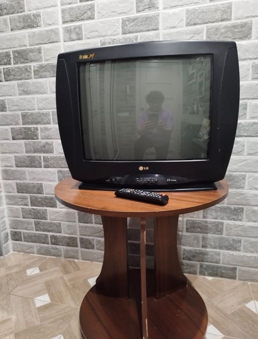 Телевізор LG CF-21d70K, кольоровий телевізор