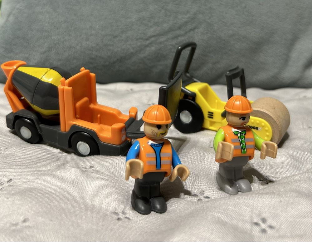 2 pojazdy budowlane z ludzikami Playtive Lidl