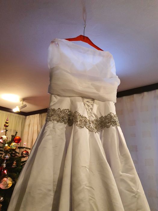Suknia ślubna z kieszeniami