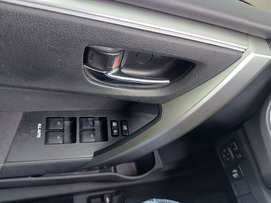 Тойота корола 1.6 автомат