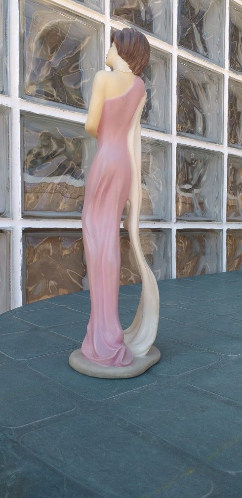 Estatueta de porcelana