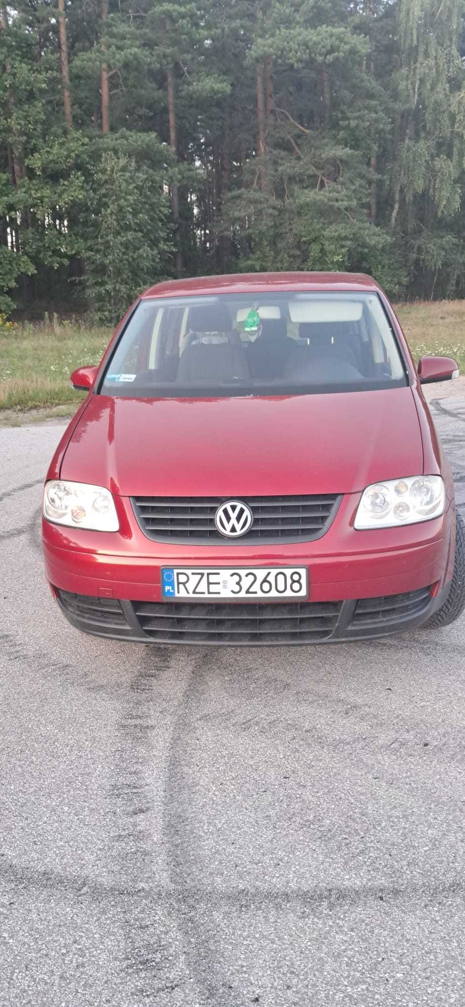 Volkswagen Touran 1.6 FSI ,7 osobowy