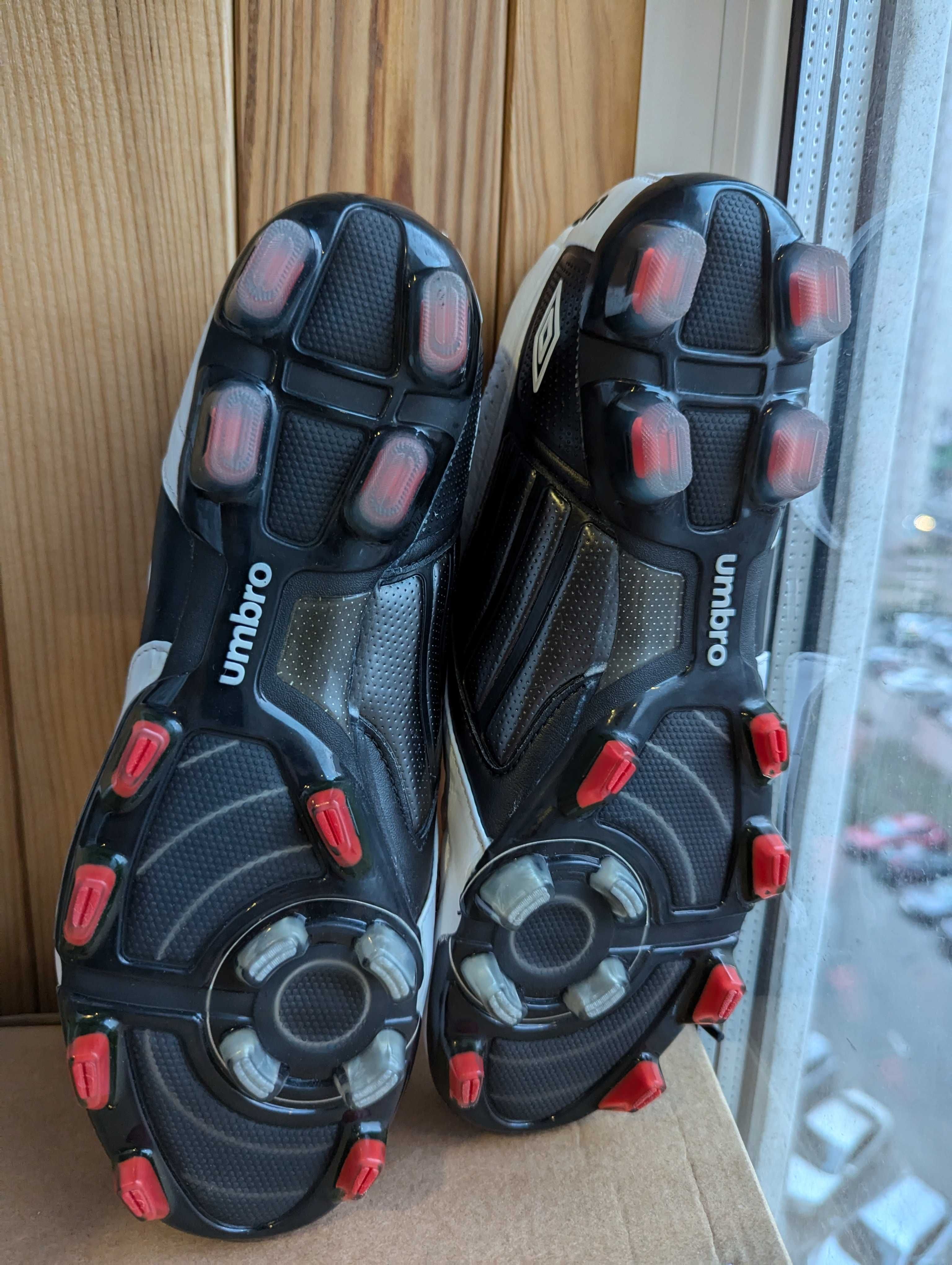 Umbro бутси 40 41 розмір 25,5 см устілка буци бутци копи копки копочки