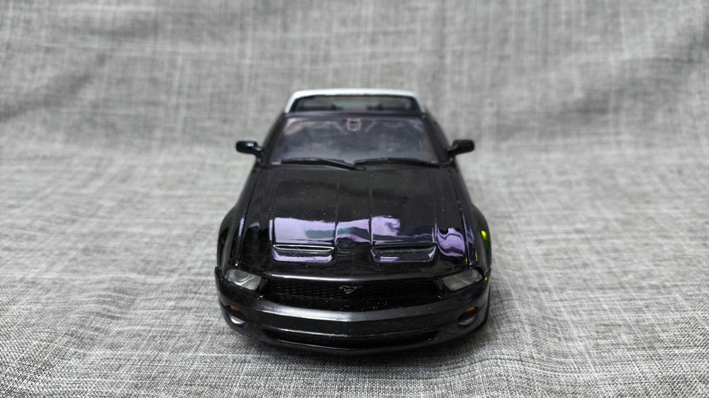 Машинка Ford Mustang GT 1/24 Motormax