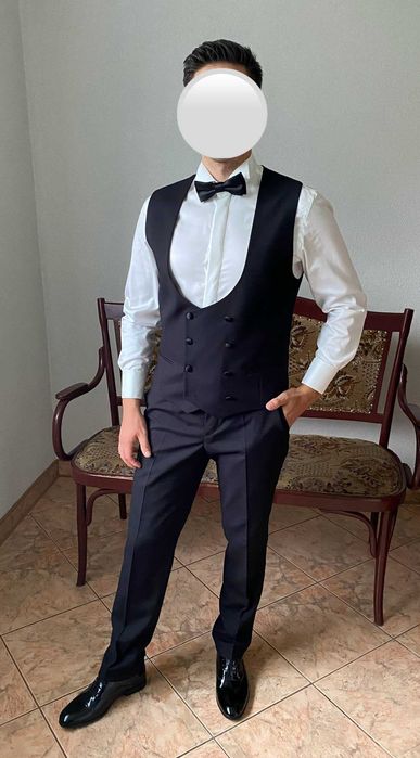 Ekskluzywny czarny smoking