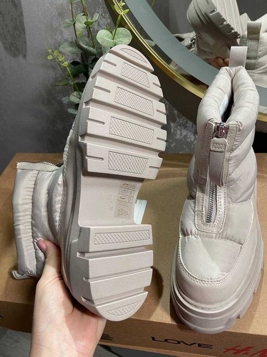 Зимові утеплені черевики дутики