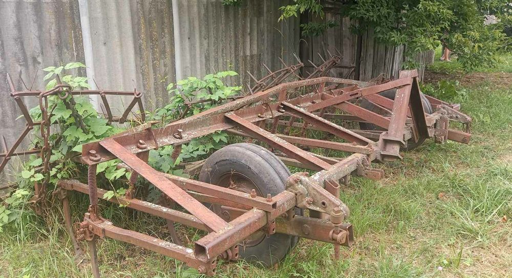 Продам культиватор  плуг трьохкорпусний прицеп одноосьовий