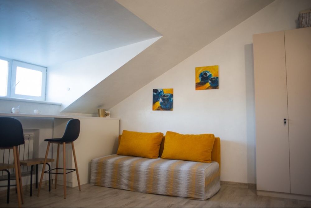 Продам 1-кімн. Квартиру, 45 кВ.м., Нікольський, Площа Конституції