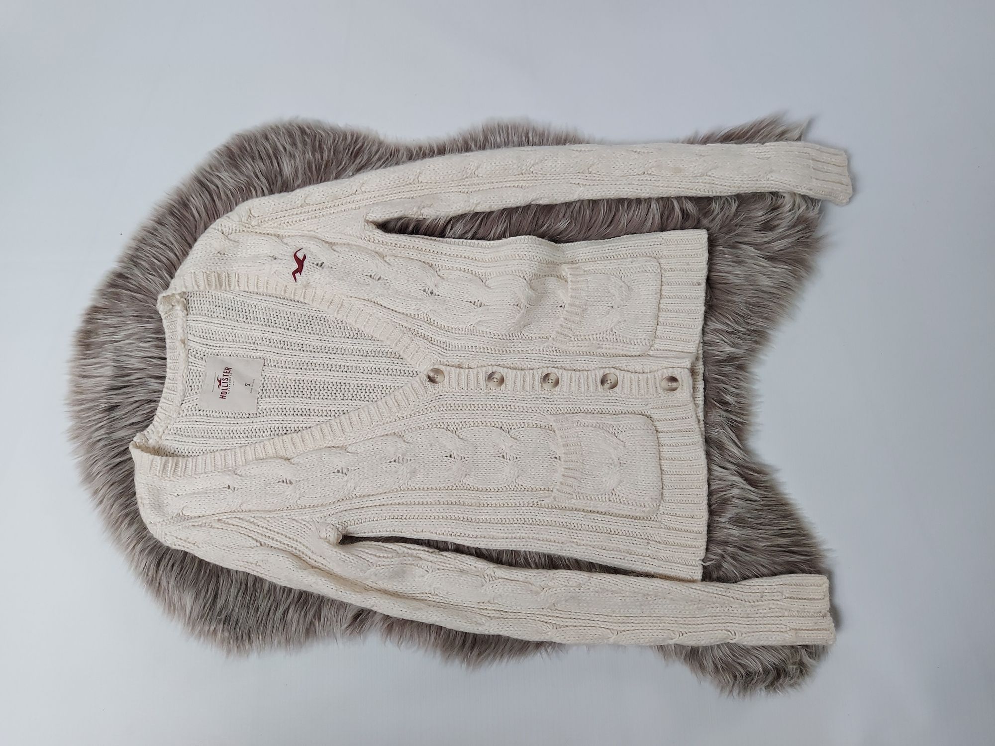 Beżowy kremowy sweter kardigan zapinany z wełna Holister S 36