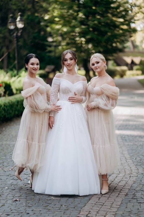 Продам весільну сукню