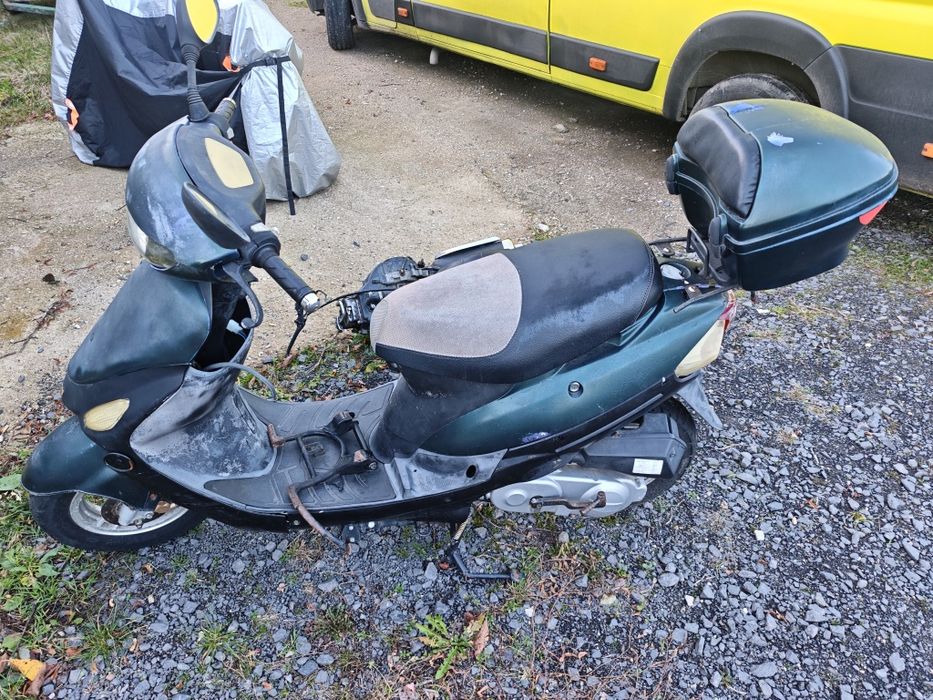 Dwa skutery 50 z przeznaczeniem na części