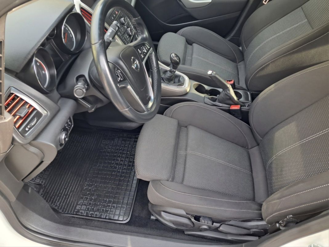Opel astra j 1.7cdti 2010r