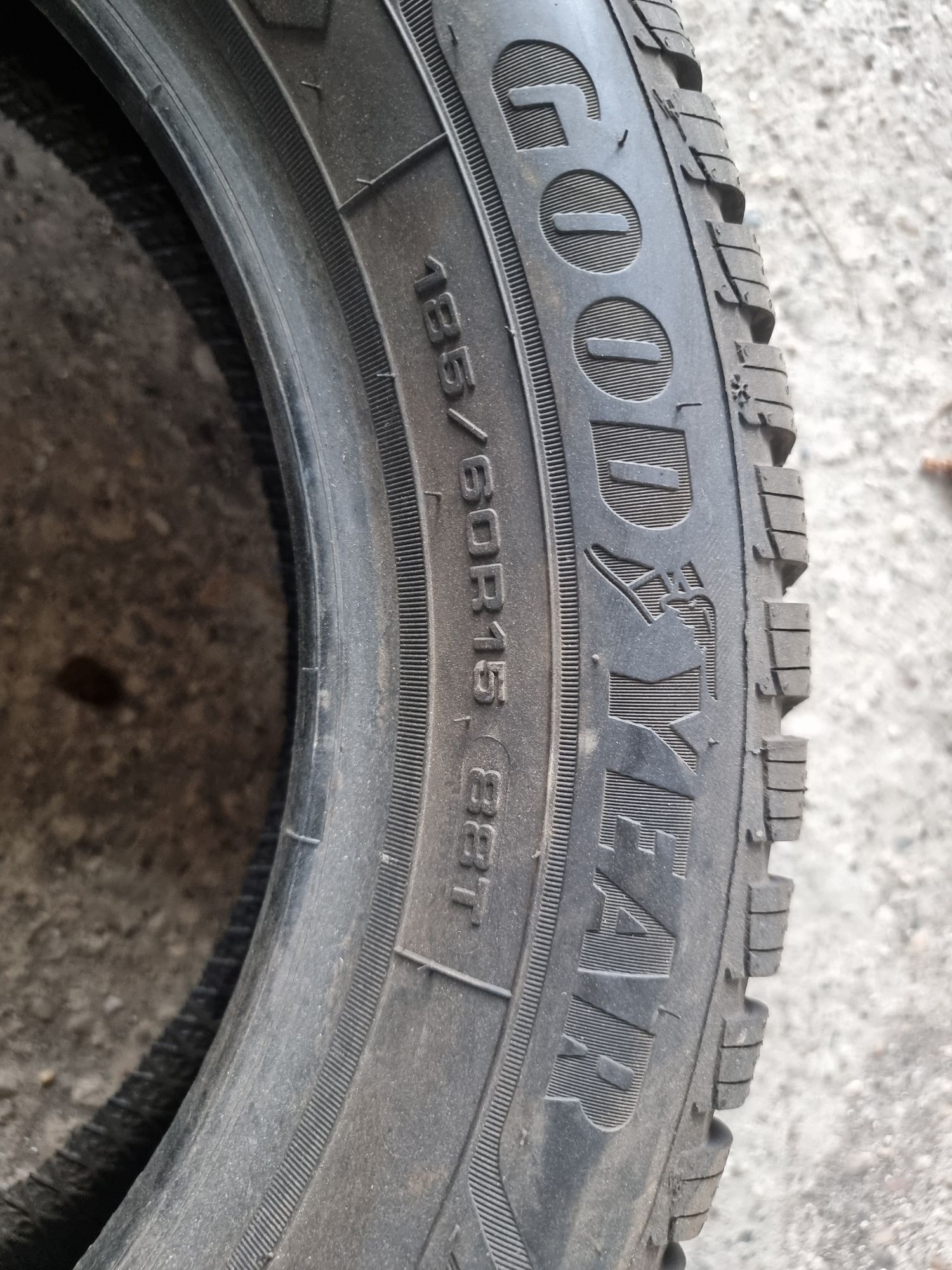 NOWA Pojedyńcza Opona zimowa 185/60r15 Goodyear UltraGrip 9+ 2019rok