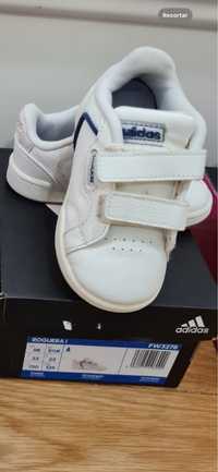 Sapatilha adidas