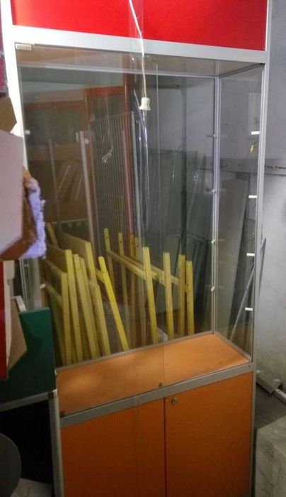 Торговые витрины б/у