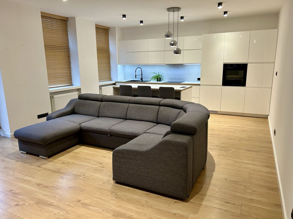 Wynajem 60m2 Poznań Jeżyce, salon z kuchnią mają 40m2,