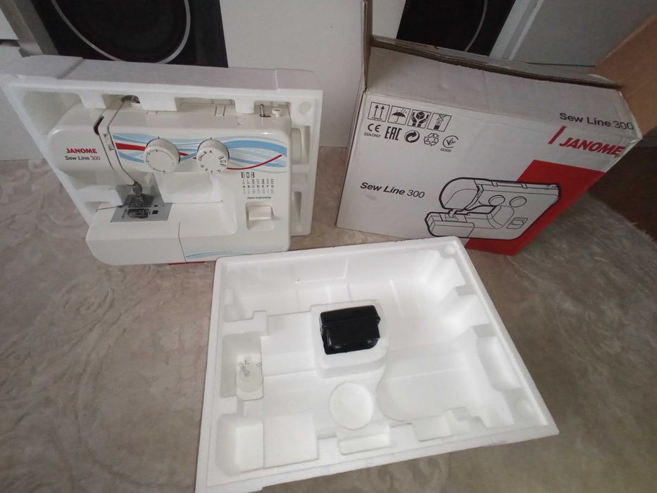 Швейная машинка Janome sew line 300