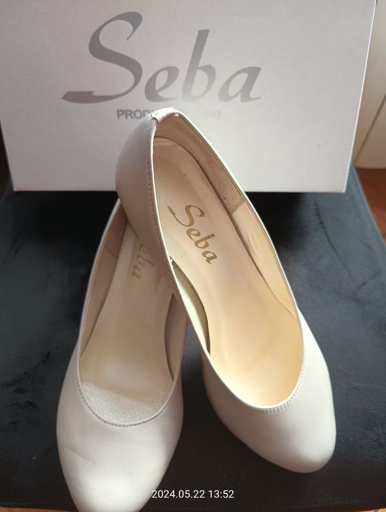 Buty na słupku damskie