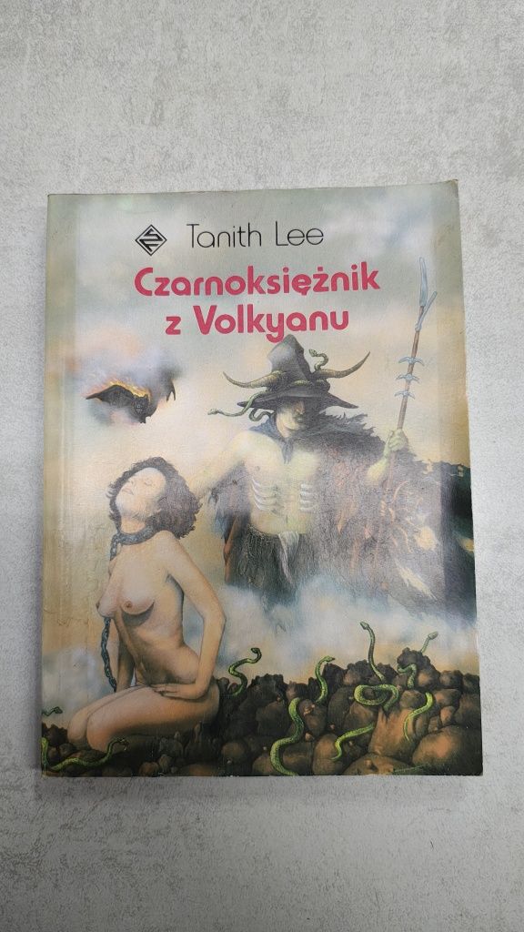 Czarnoksiężnik z Volkyanu. Tanith Lee