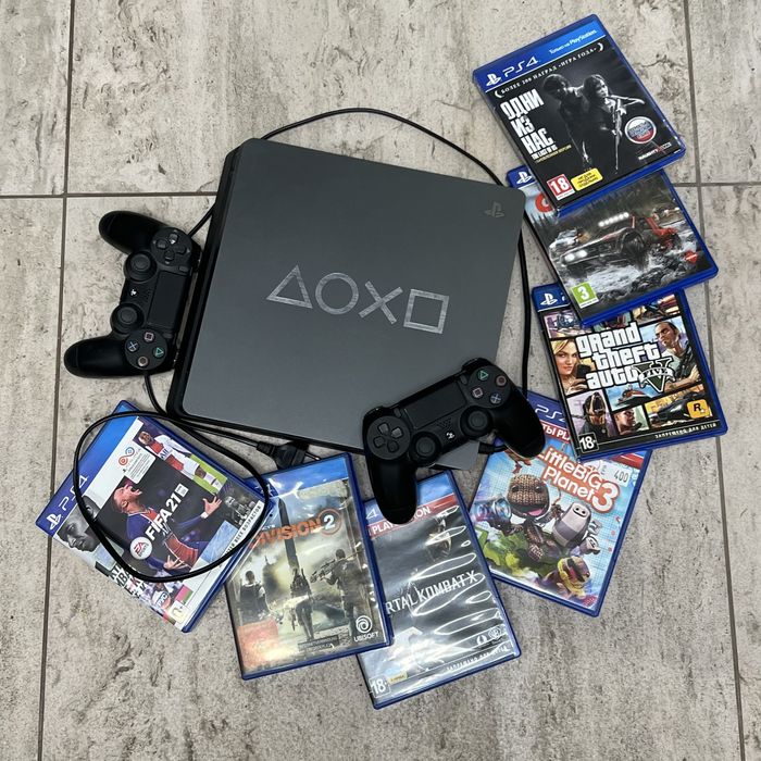 Sony PlayStation 4 S на 1 тб+2 джойстика+7 игр
