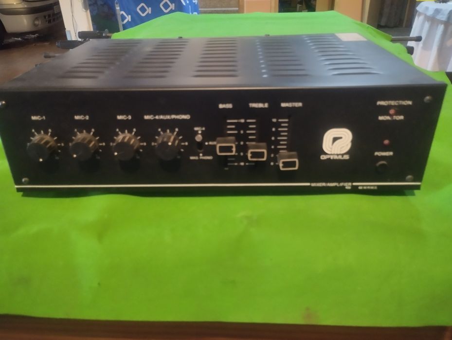 Vendo  Amplificadores em bom estado