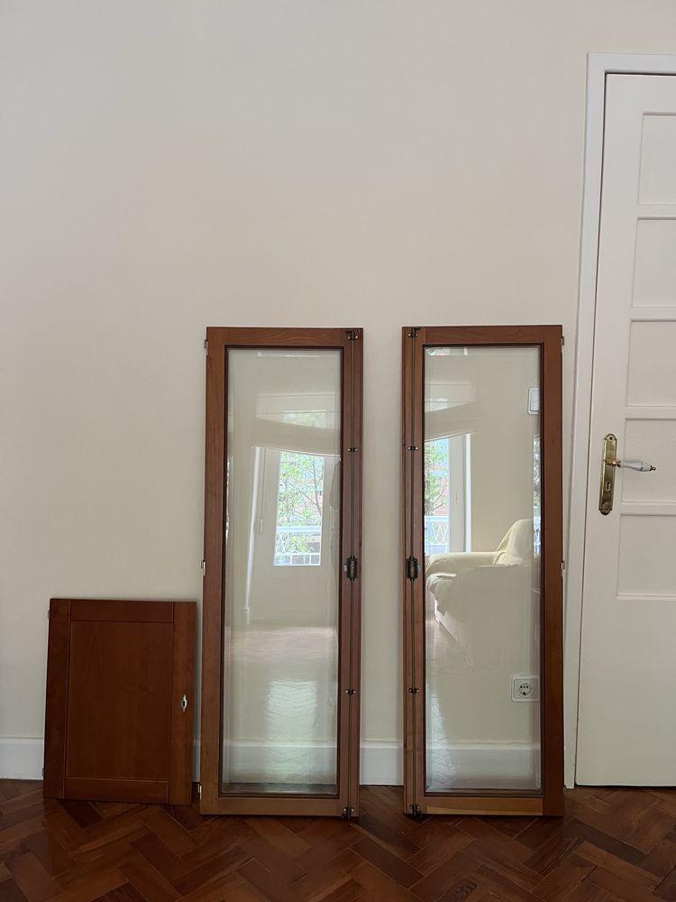 3 portas em madeira de cerejeira – 2 com vidro, 1 cega  madeira nobre