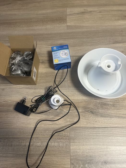 Fontanna wodna dla kota lub psa