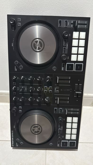 Mesa DJ Traktor kontrol S2 MK3