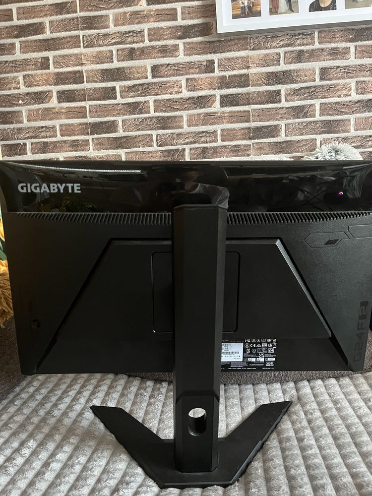 Monitor Gigabyte G24f 2