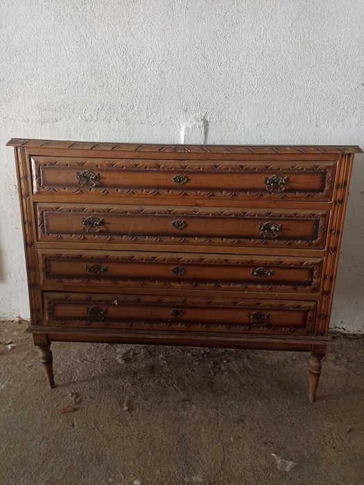 Cómoda em pinho 4 gavetas