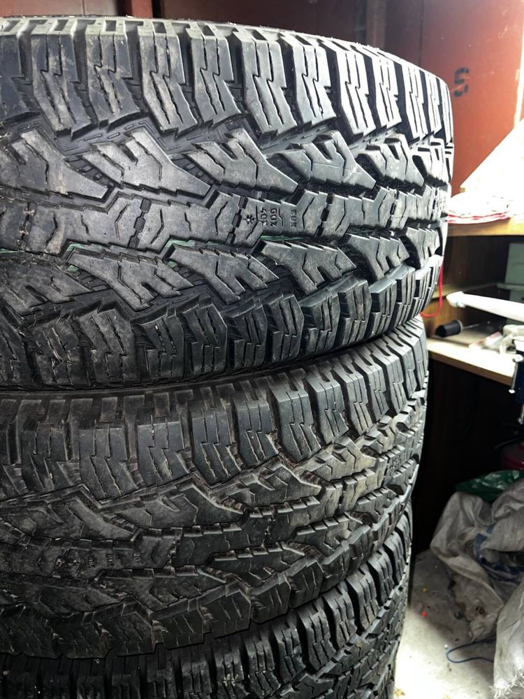 315/70 R17 Nokian