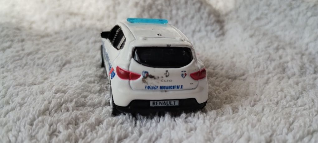 Bburago renault Clio w skali 1/64