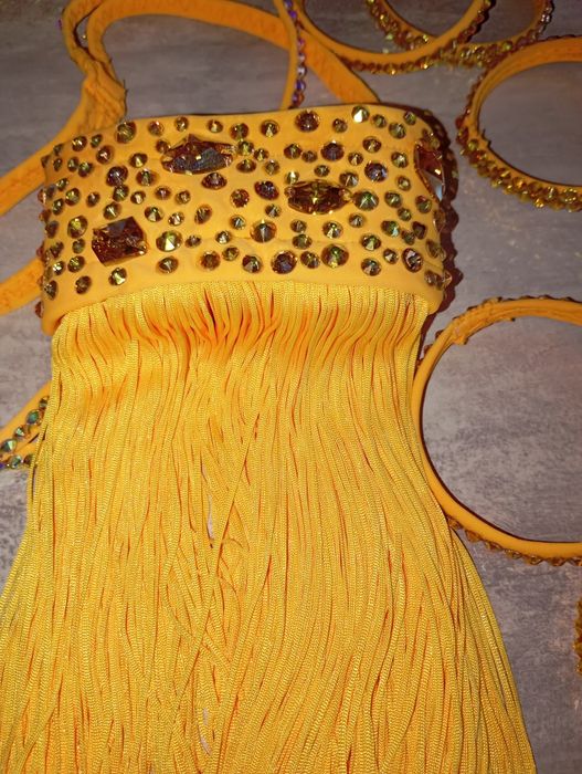 Продам платье латина