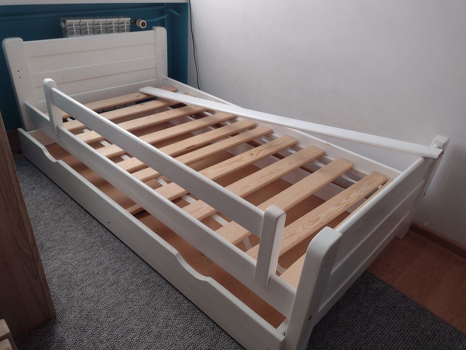 Łóżko dziecięce drewniane z barierką 90x180 BEZ SKRZYNI