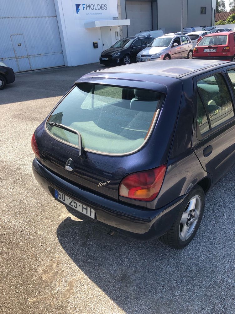 Ford Fiesta 1997 azul