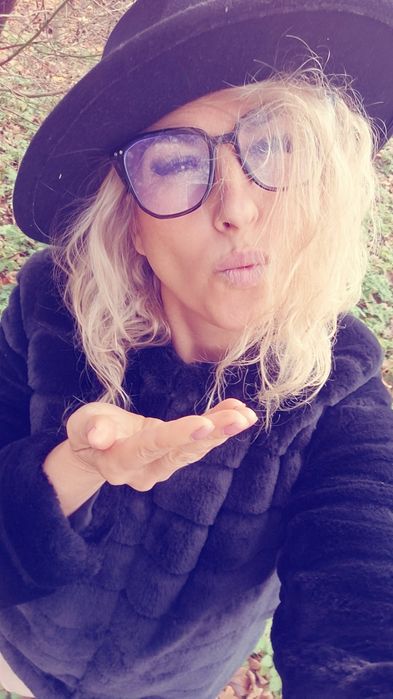 Czarny kapelusz damski wiosenno Jesienny