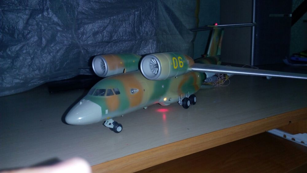 Модель самолёта АН 72П(электрофицированый)