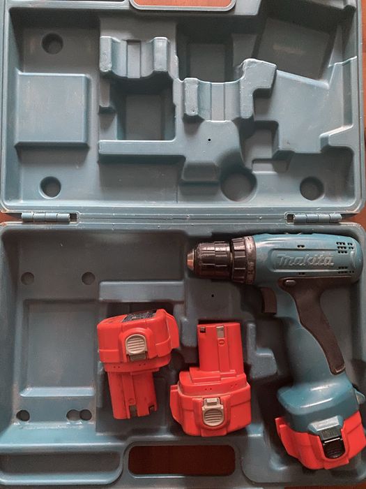 Шуруповерт makita