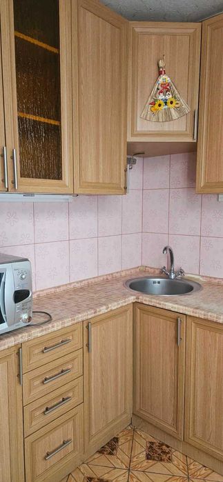 Продам 2 ком.кв. вул. Нескорених (Г.Труда) 17