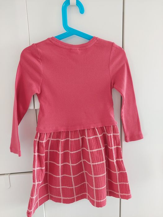 Czerwona sukienka dziewczęca 110